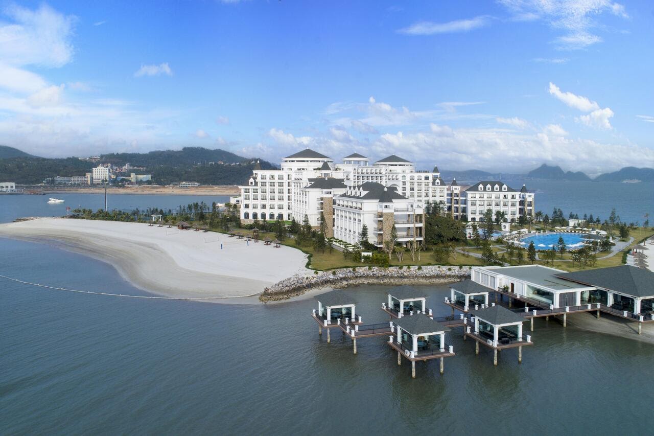 Vinpearl-resort-spa-Ha-Long