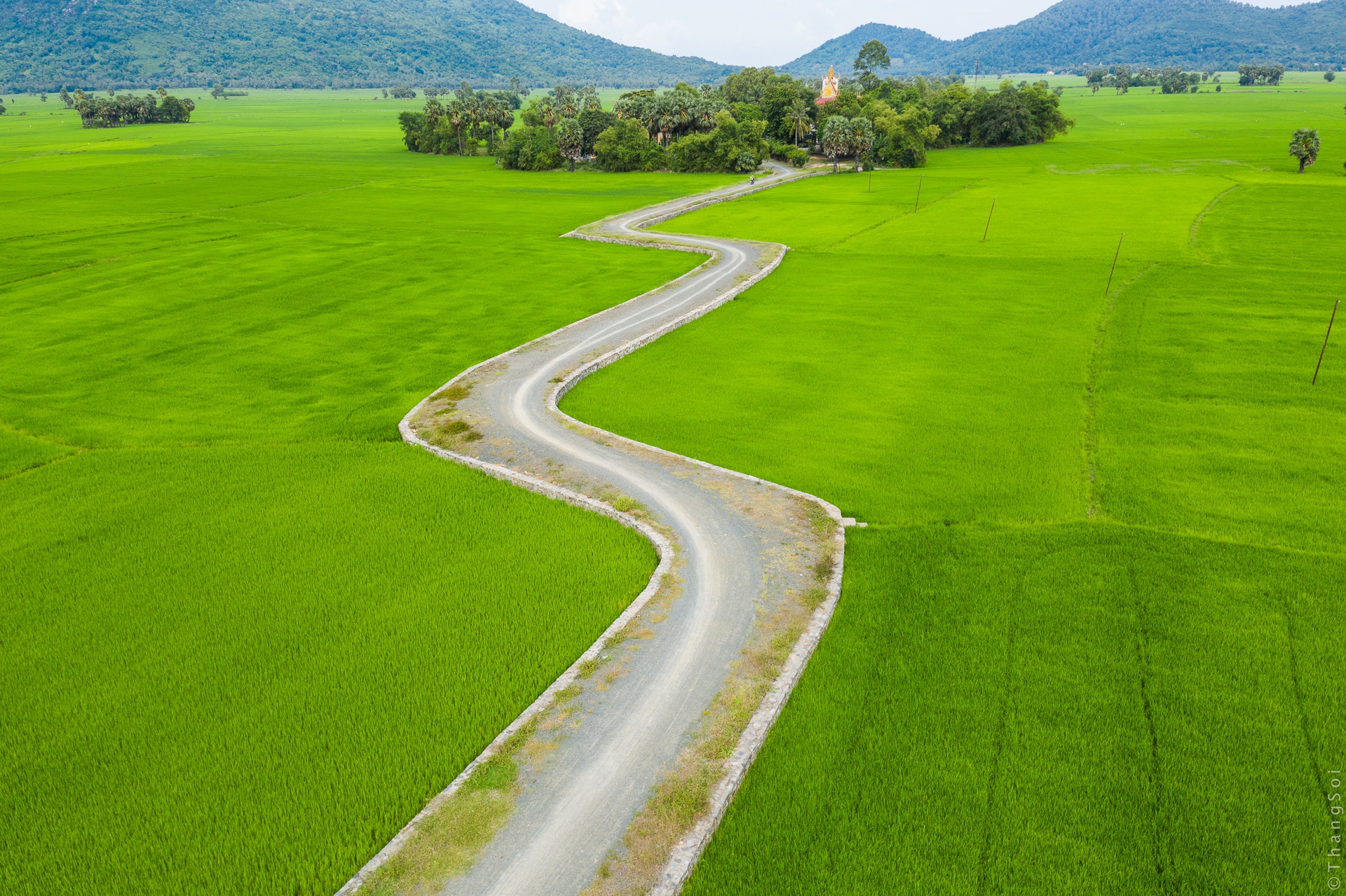 Viet Nam nhin tu tren cao anh 20