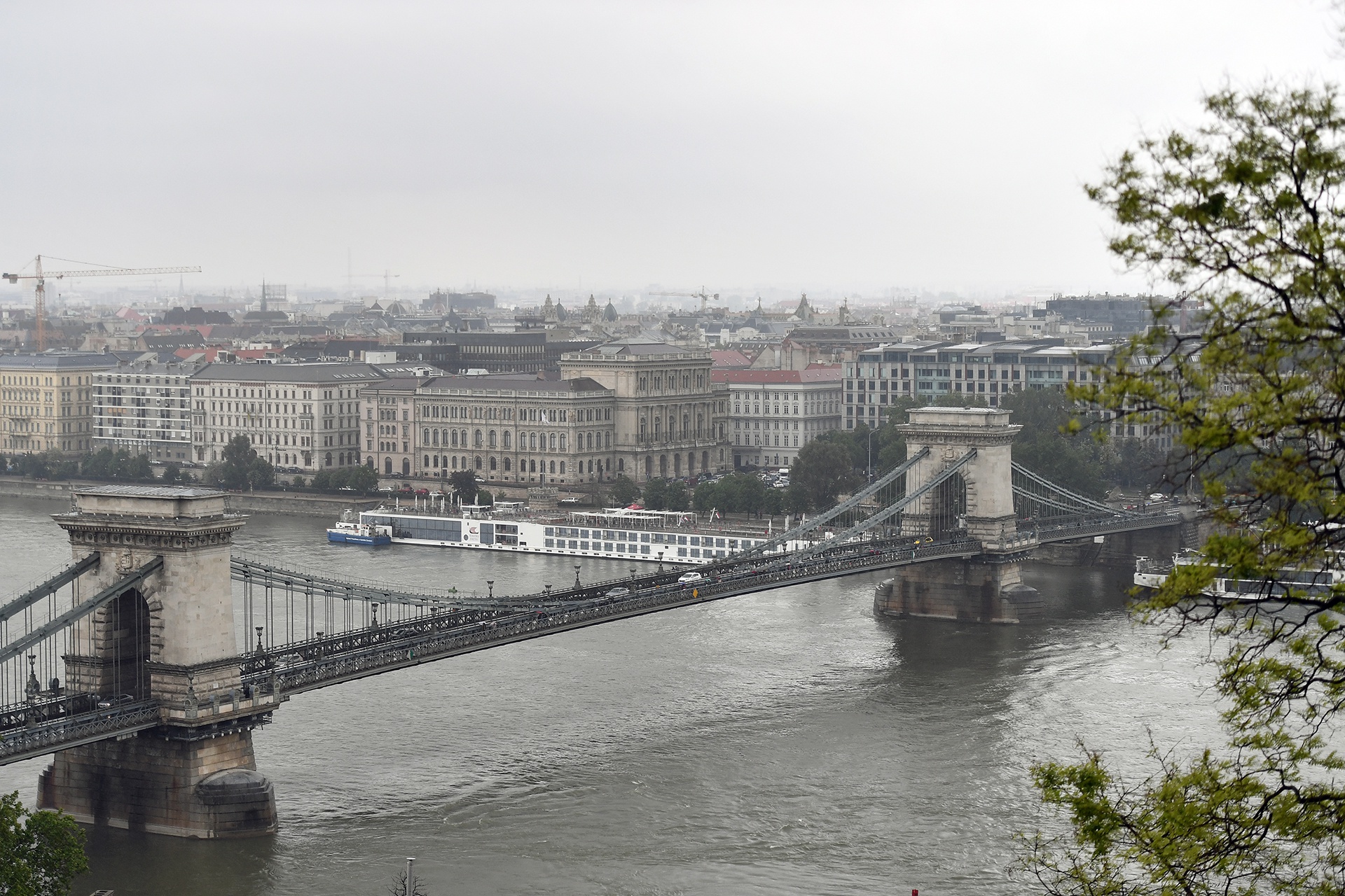 Budapest - thanh pho Dong Au noi ban nen mot lan den hinh anh 7 cau_xich_zing_7_.jpg