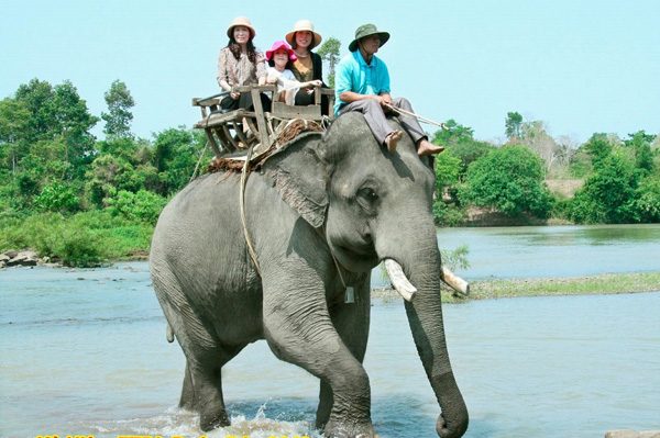 Hè này, khám phá du lịch Tây Nguyên hùng vĩ, bí ẩn - 5