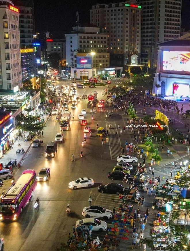 Quang Ninh dong khach ngay cuoi tuan anh 1