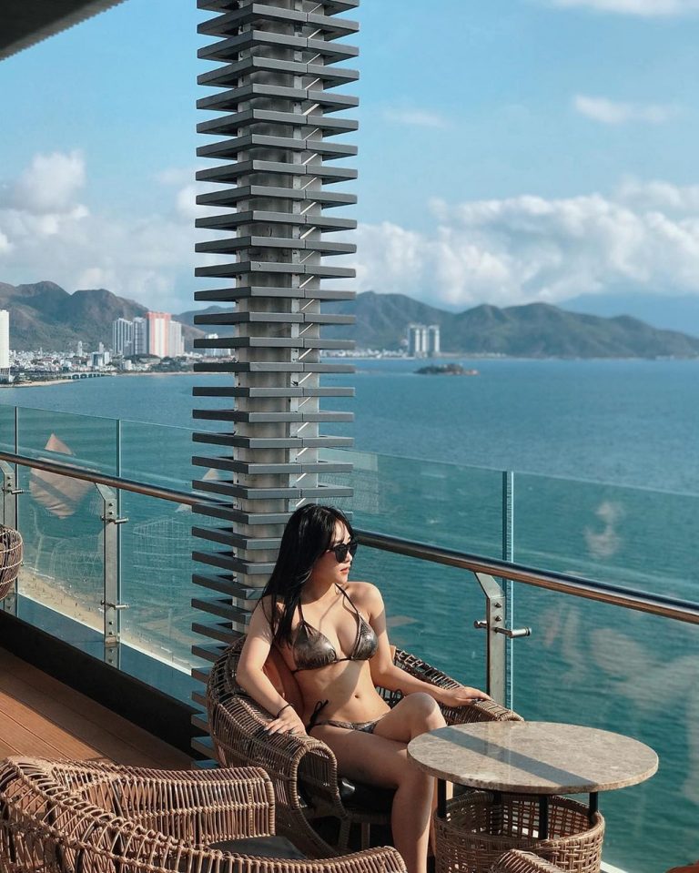 5 khách sạn có hồ bơi tràn bờ view biển ở Nha Trang