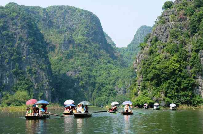 Khu du lịch Tam Cốc - Ninh Bình: Khi bác nông dân làm du lịch - 1