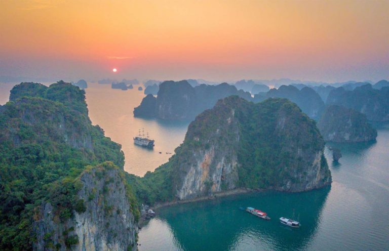 Báo Tây gợi ý vịnh Hạ Long là điểm ngắm bình minh đẹp trên thế giới Báo Tây gợi ý vịnh Hạ Long là điểm ngắm bình minh đẹp trên thế giới