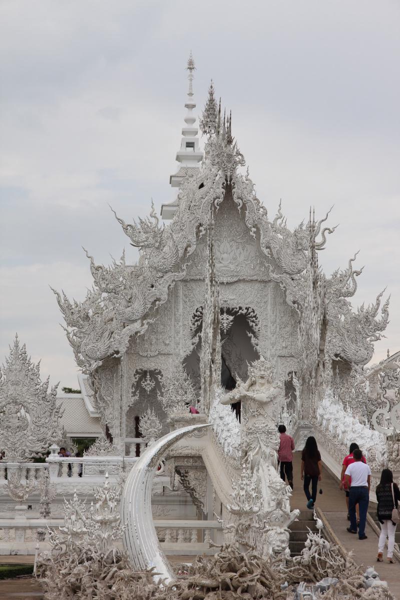 Ngôi đền kỳ lạ nhất Thái Lan, càng nhìn kỹ càng khám phá nhiều điều bất ngờ - 2