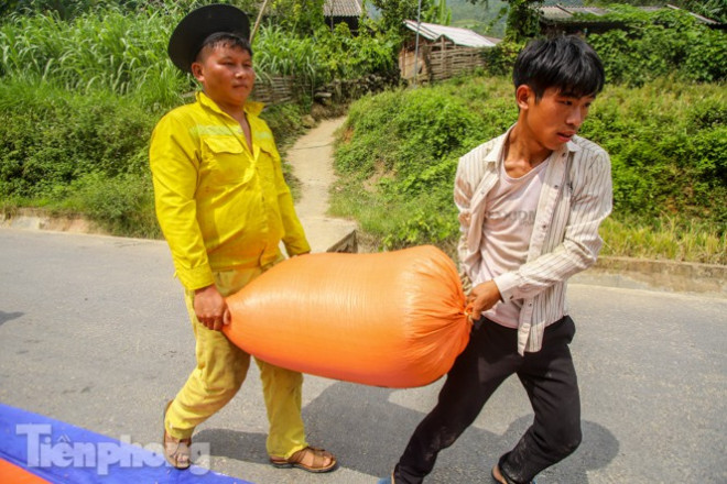 Mê mẩn cảnh sắc 'thiên đường' mùa lúa chín ở Sa Pa - 13