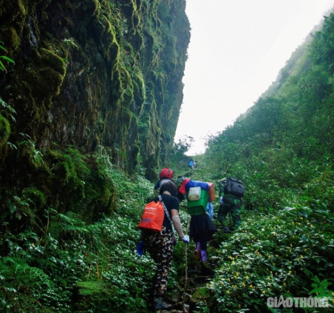 Lên Sapa “săn mây” trên dãy núi Ngũ Chỉ Sơn - 3