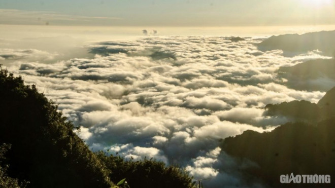 Lên Sapa “săn mây” trên dãy núi Ngũ Chỉ Sơn - 7