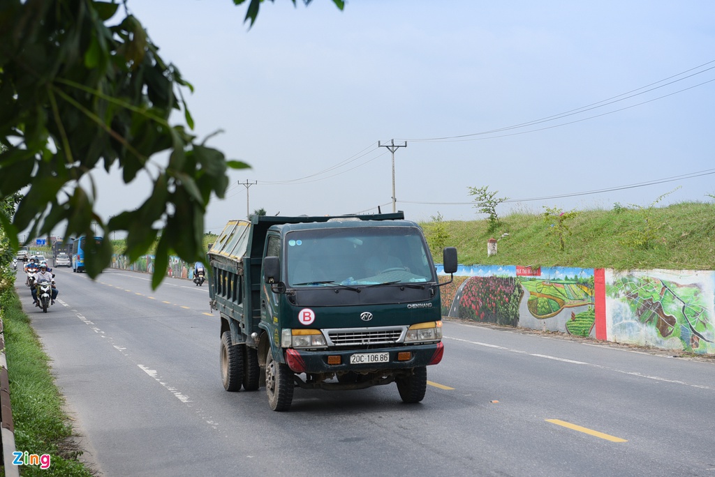 Hut mat voi con duong bich hoa dai nhat Ha Noi anh 2