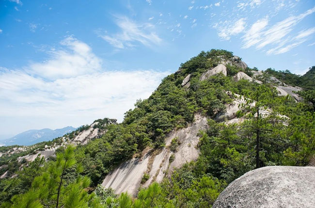 Cảnh quan trên đỉnh ngọn núi này giống hệt sa mạc, được ví như ''thiên đường đi bộ đường dài'' - 2