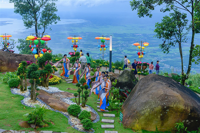 Đổi gió cuối tuần ở Tây Ninh, đừng quên check-in những địa điểm nổi tiếng này - 2