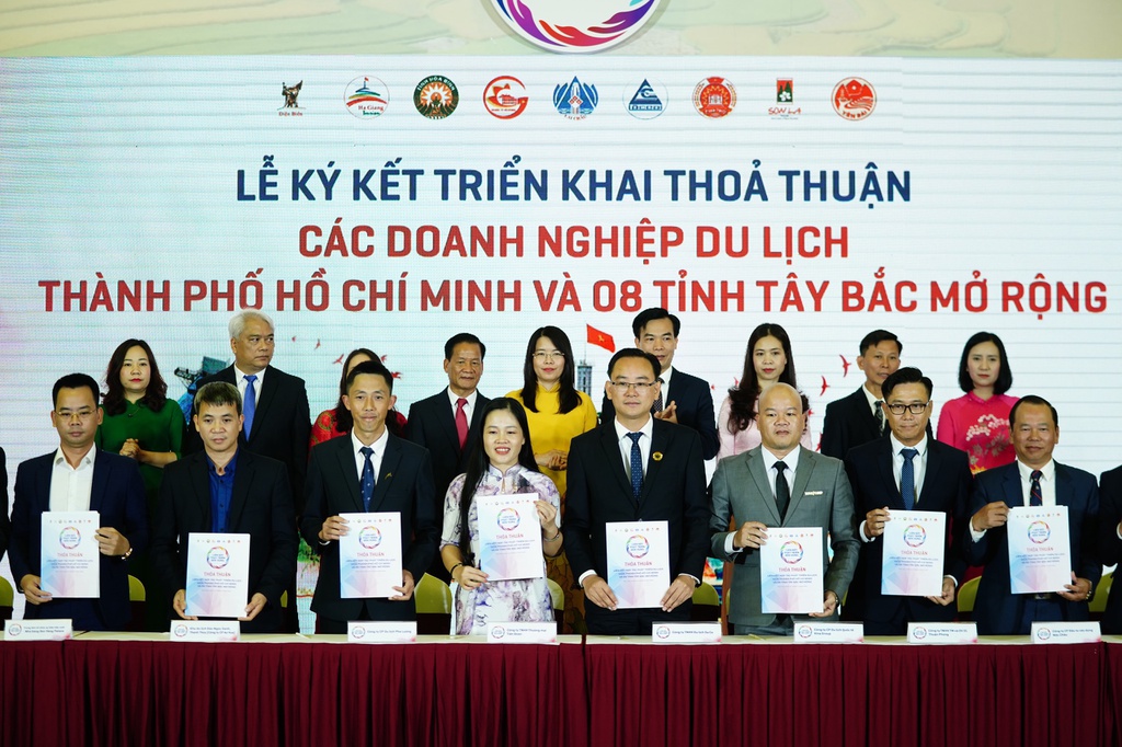 lien ket du lich TP.HCM voi Tay Bac anh 1