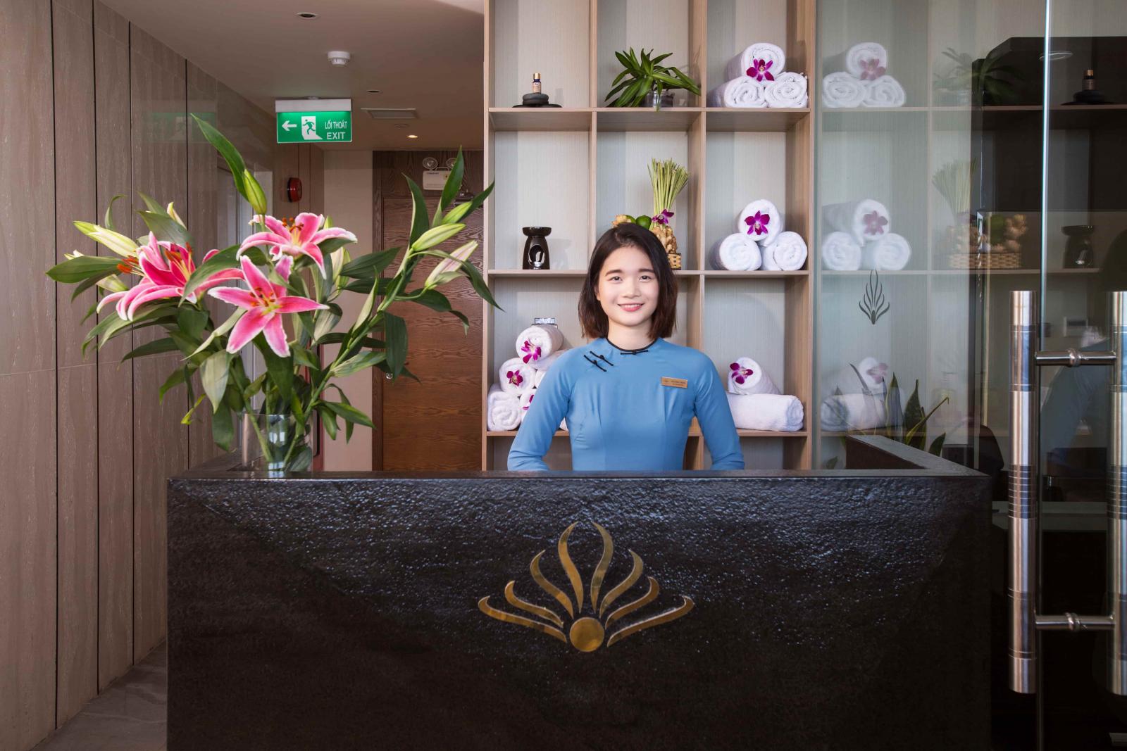khách sạn queen ann nha trang