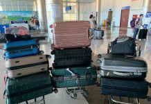 Nhóm bạn nữ đi du lịch mang tận 8 vali 5 balo như “di cư” mà còn than thiếu đồ mặc, anh chàng đăng lên mạng “khóc thét” bất ngờ nhận được sự đồng cảm của nhiều người Nhóm bạn nữ đi du lịch mang tận 8 vali 5 balo như di cư mà còn than thiếu đồ mặc, anh chàng đăng lên mạng khóc thét bất ngờ nhận được sự đồng cảm của nhiều người - Ảnh 1.