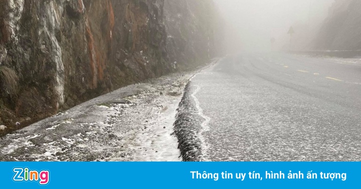 Băng tuyết ở đèo Ô Quy Hồ khiến đường đi nguy hiểm