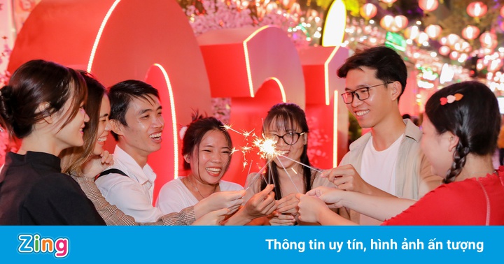 Thắp sáng mùa lễ hội rực rỡ tại The Garden Mall