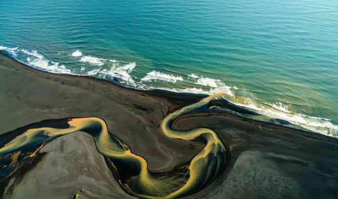 Loạt hình ảnh mê hoặc “Phía cuối sông băng” tại Iceland - 7