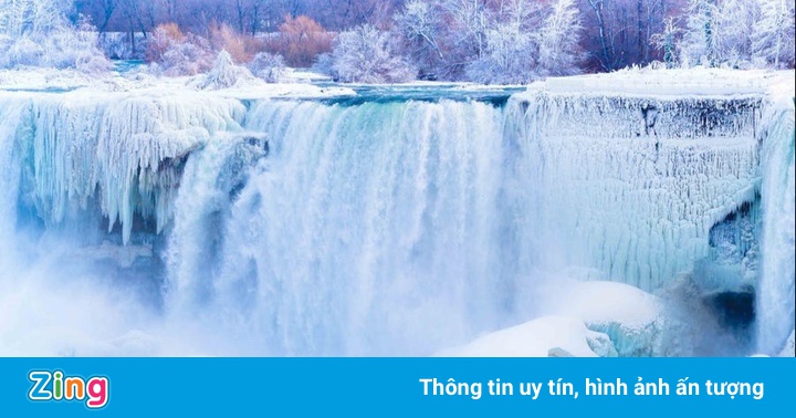 Vẻ đẹp của thác nước lớn nhất Bắc Mỹ trong băng tuyết Vẻ đẹp của thác nước lớn nhất Bắc Mỹ trong băng tuyết