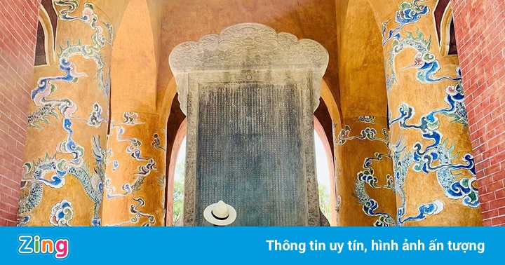 Tấm bia có số lượng văn tự nhiều nhất ở Việt Nam