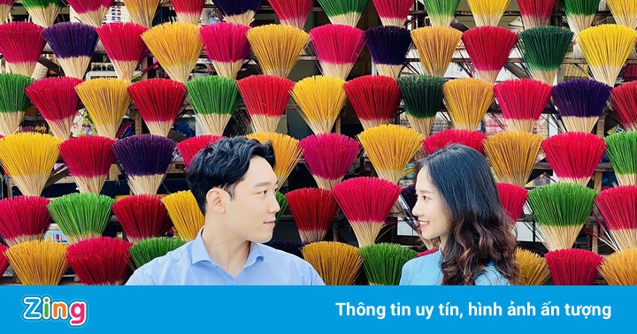 Cô gái dẫn bạn trai người Hàn khám phá Việt Nam Cô gái dẫn bạn trai người Hàn khám phá Việt Nam