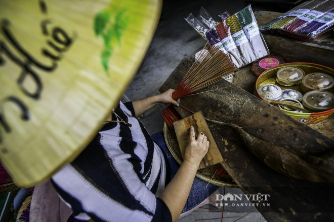 Đến Huế thương, ghé thăm làng hương Thủy Xuân “nơi không chỉ có đẹp mà còn thơm” - 8