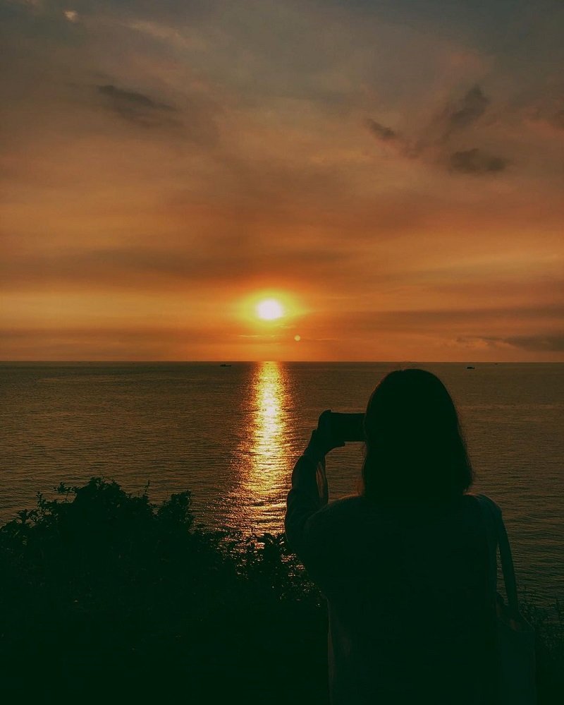 bình minh bãi vọng nguyệt