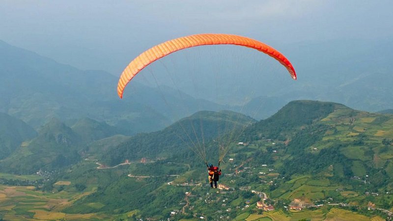 lượn dù núi langbiang