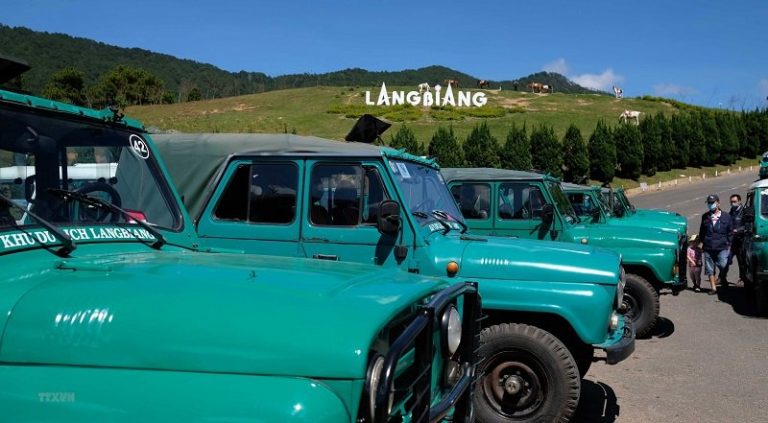 Bật mí trải nghiệm leo núi Langbiang siêu thú vị