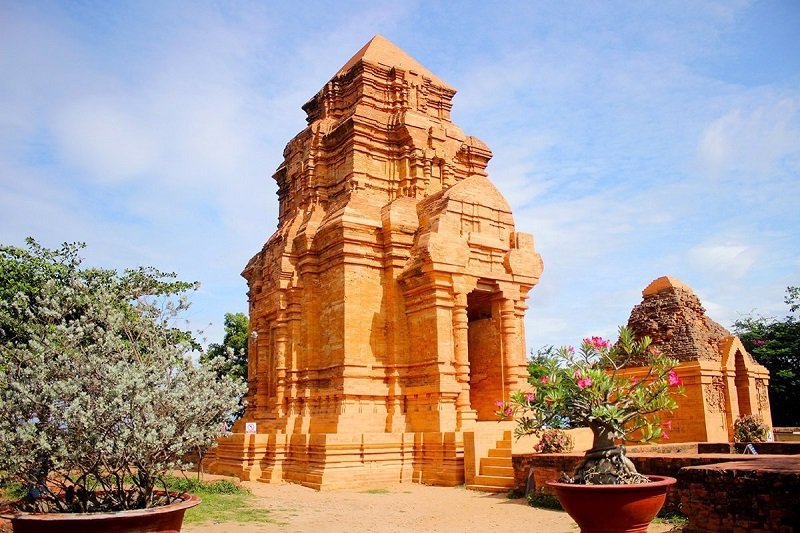 Tháp chàm phan thiết