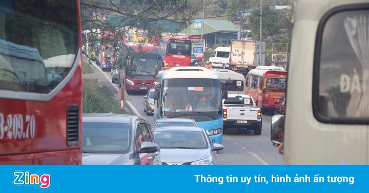 ‘Đi 2 tiếng, nhích được 1 km khi lên Đà Lạt’ ‘Đi 2 tiếng, nhích được 1 km khi lên Đà Lạt’