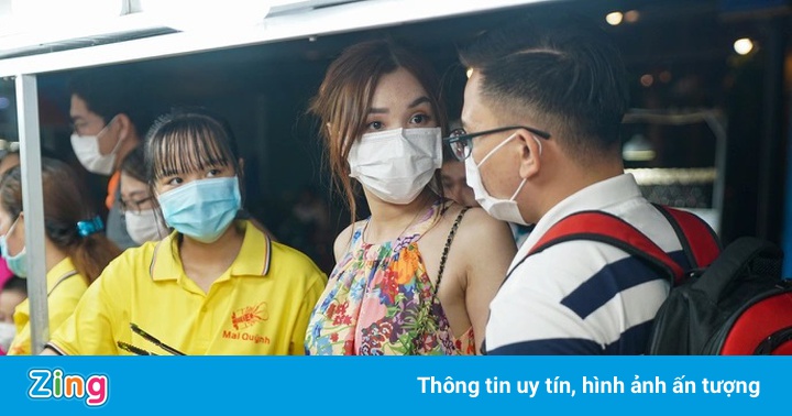 Bộ Văn hóa yêu cầu tạm dừng lễ hội, hạn chế du lịch Bộ Văn hóa yêu cầu tạm dừng lễ hội, hạn chế du lịch