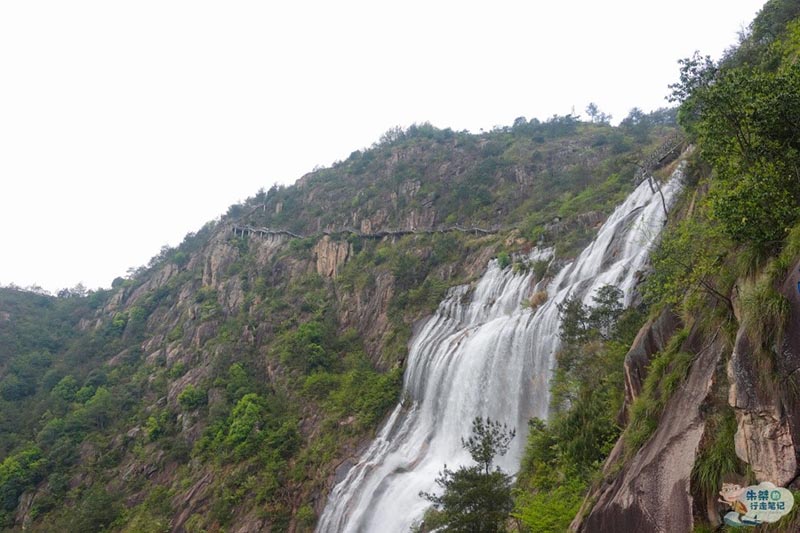 Thác nước cao nhất ở Trung Quốc, xuất hiện trở lại sau 60 năm khô cạn - 6