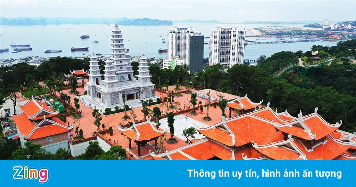 Cận cảnh kiến trúc chùa Việt trên đỉnh Ba Đèo Cận cảnh kiến trúc chùa Việt trên đỉnh Ba Đèo