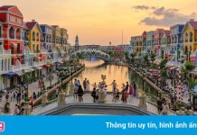 Du khách chơi đêm tại ‘thành phố không ngủ’ ở Phú Quốc