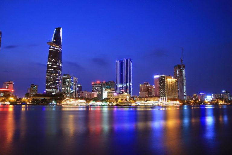 Du Lịch Tới Thành Phố Không Ngủ Với Tấm Vé Máy Bay Nha Trang – Sài Gòn