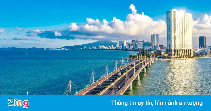 Những cây cầu ở miền Trung nằm tại nơi sông đổ ra biển Những cây cầu ở miền Trung nằm tại nơi sông đổ ra biển