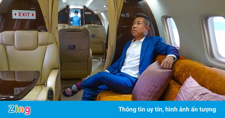 Vlogger Yêu Máy Bay: ’35 tuổi, tôi từng phải sống bám vào gia đình’ Vlogger Yêu Máy Bay: ’35 tuổi, tôi từng phải sống bám vào gia đình’