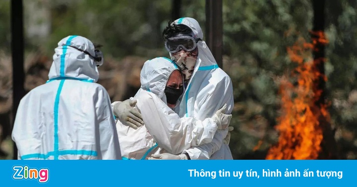‘Tôi xin lỗi vì tụ tập bất chấp và khiến dịch bùng phát trở lại’ ‘Tôi xin lỗi vì tụ tập bất chấp và khiến dịch bùng phát trở lại’