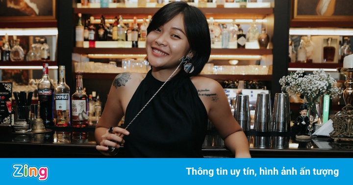 Bartender ở TP.HCM: ‘Thèm được đứng sau quầy bar, pha ly cocktail’