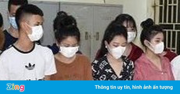 17 thanh niên phê ma túy trong quán karaoke 17 thanh niên phê ma túy trong quán karaoke