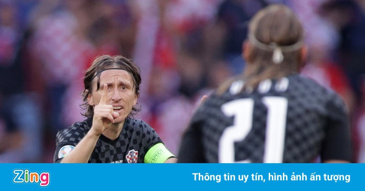 Luka Modric nổi cáu với đồng đội