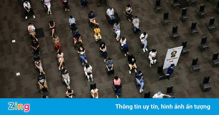 Thủ tướng Thái Lan xin lỗi vì chiến dịch tiêm vaccine chậm chạp Thủ tướng Thái Lan xin lỗi vì chiến dịch tiêm vaccine chậm chạp
