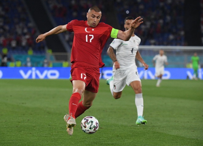 ĐT Thổ Nhĩ Kỳ 0-0 Italy: Chiellini đánh đầu nguy hiểm ĐT Thổ Nhĩ Kỳ 0-0 Italy: Chiellini đánh đầu nguy hiểm