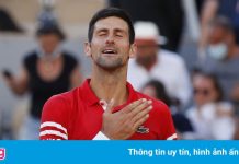 Khi Djokovic chen vào cuộc đua giữa Federer và Nadal