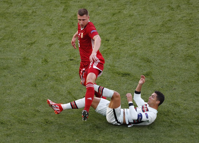 Ronaldo san sang toa sang anh 13