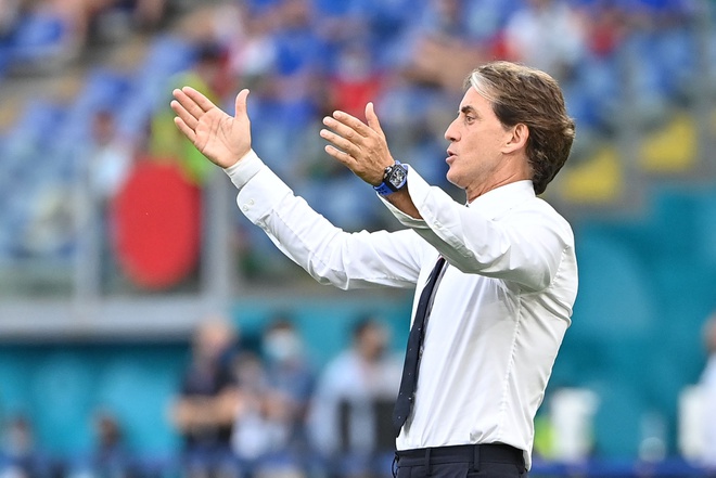 Italy 1-0 xứ Wales: Pha phạm lỗi dẫn đến thẻ đỏ trực tiếp Italy 1-0 xứ Wales: Pha phạm lỗi dẫn đến thẻ đỏ trực tiếp