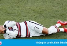 Ronaldo bị fan giễu cợt