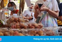 Vải thiều Việt Nam thu hút khách Pháp