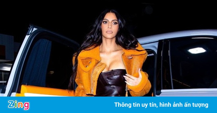 Kim Kardashian vẫn mặc áo khoác Yeezy của Kanye West