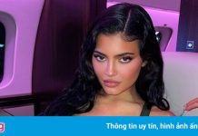 Kylie Jenner ám ảnh về nụ hôn đầu